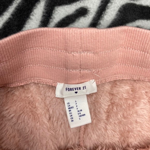 Forever 21 Matching Set - Picture 6 of 7